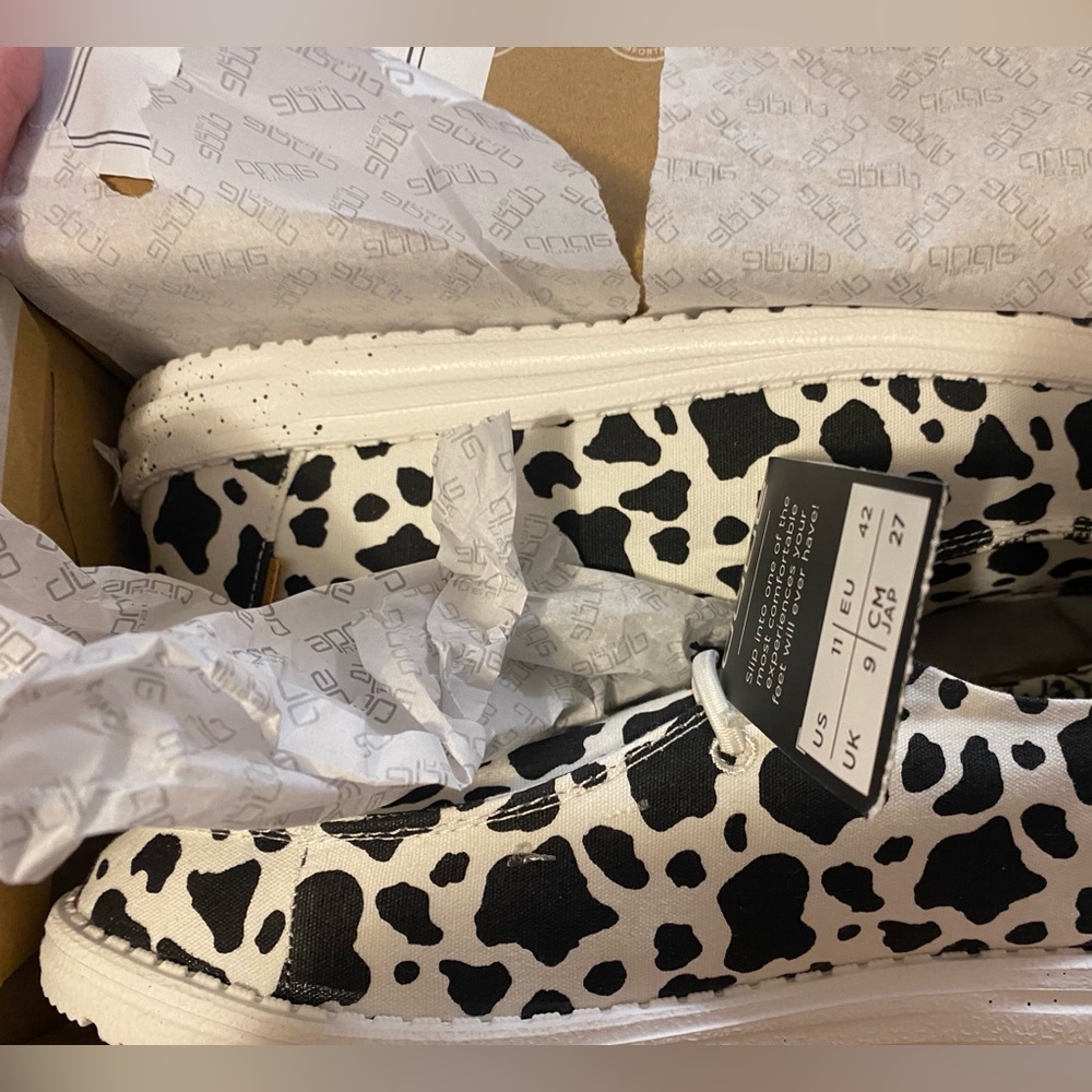NWT Wendy Hey Dudes Milky Way COW PRINT 11